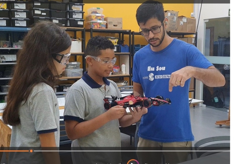 Estudantes de Joinville projetam e constroem carro de fórmula 1