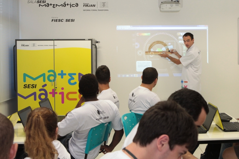 Salas do programa são equipadas com diversos recursos para o ensino da matemática (Foto: Heraldo Carnieri)
