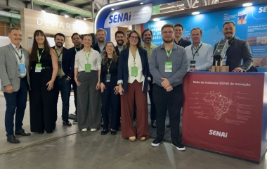 Institutos SENAI de SC apresentam projetos de baterias e tecnologia espacial no Energy Summit