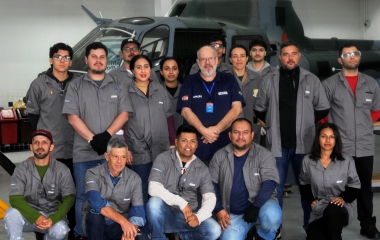 Alunos do curso de Mecânico Aeronáutico do SENAI/SC participam de imersão em hangar