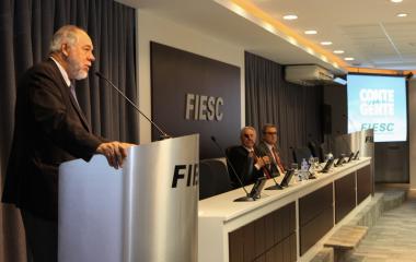 Diretor-presidente da Embrapii, Jorge Almeida Guimarães, no evento que debateu o futuro da indústria (foto: Filipe Scotti)