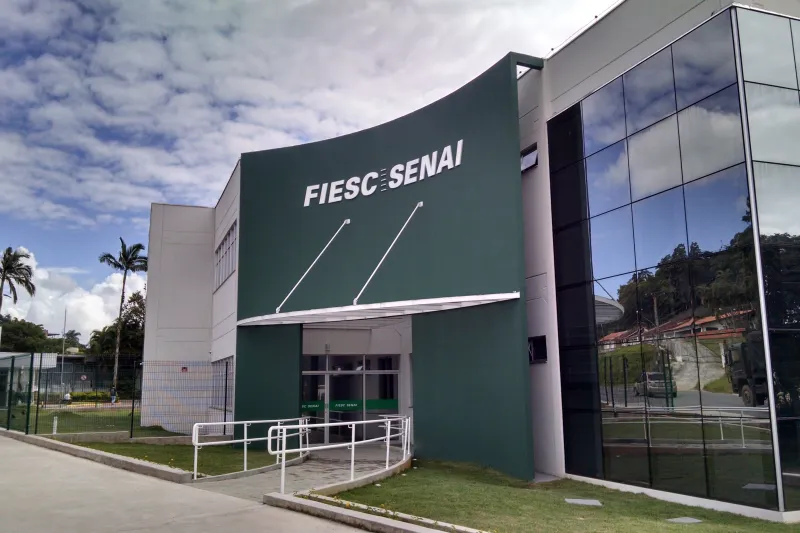 Graduações oferecidas pelo SENAI recebem notas de excelência do MEC