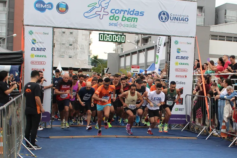 Mais de 900 participam do Corridas do Bem em Rio Sul, abrindo a temporada de 2025