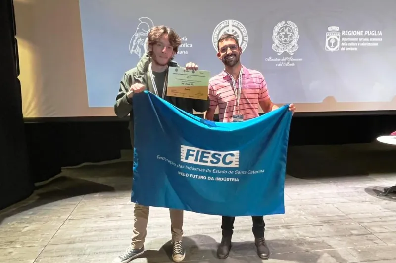 Estudante da Escola SESI/SC conquista menção honrosa na Olimpíada de Filosofia