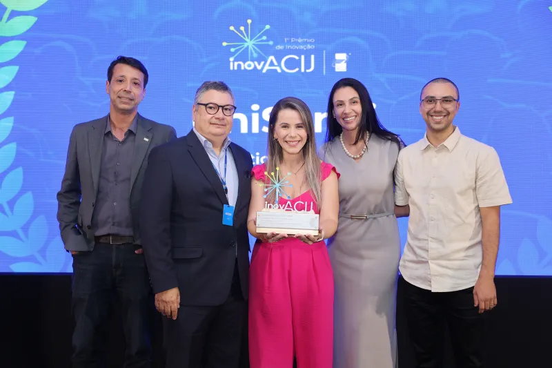 Laboratório de pesquisa aplicada do UniSENAI vence prêmio de inovação