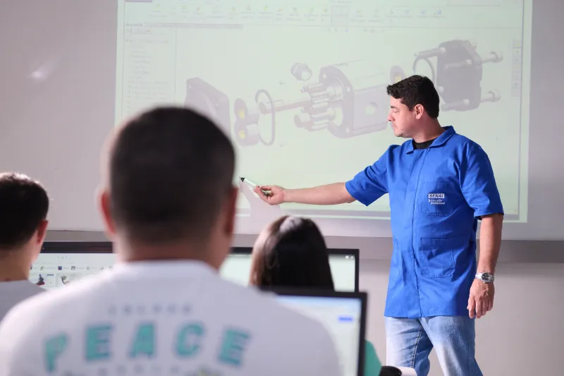 SENAI/SC seleciona profissionais da indústria para atuar como docentes
