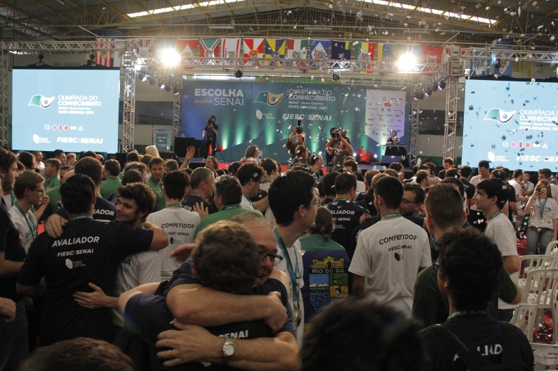 Confraternização marcou o encerramento da etapa estadual da Olimpíada do Conhecimento. Foto: João Franco