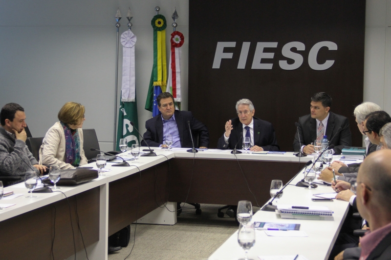 Glauco José Côrte recebe presidente da FIERO, Marcelo Thomé (d). Foto: Filipe Scotti