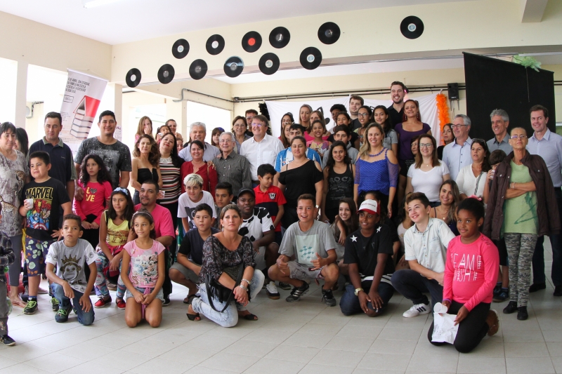 Dia da Família na Escola, no colégio Leonor de Barros, em Florianópolis, contou com a presença de pais, alunos e autoridades. Foto: Filipe Scotti