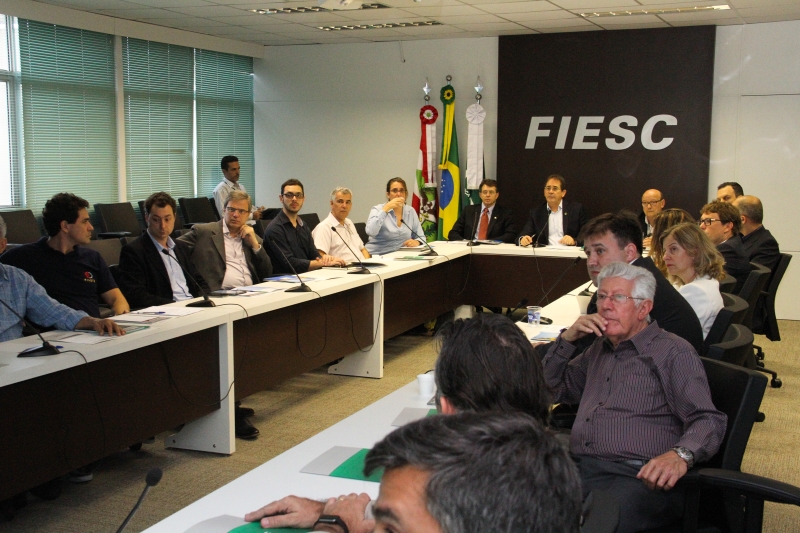 Para o presidente da câmara e primeiro vice-presidente da FIESC, Mario Cezar de Aguiar, é importante conciliar a manutenção da segurança com ganhos de competitividade. (Foto: Filipe Scotti)